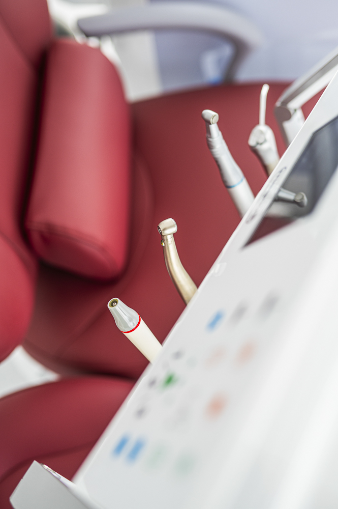 Meta Smile, Cabinet Stomatologic Meta Smile, implant, implant de calitate, reabilitare totala dentara, fast&fixed, protetica pe implanturi, Albire Profesionala AirFlow, Estetică dentară, Implantologie, Ordodonție invizibilă, Cosmetic Smile design, Tratamente fără durere