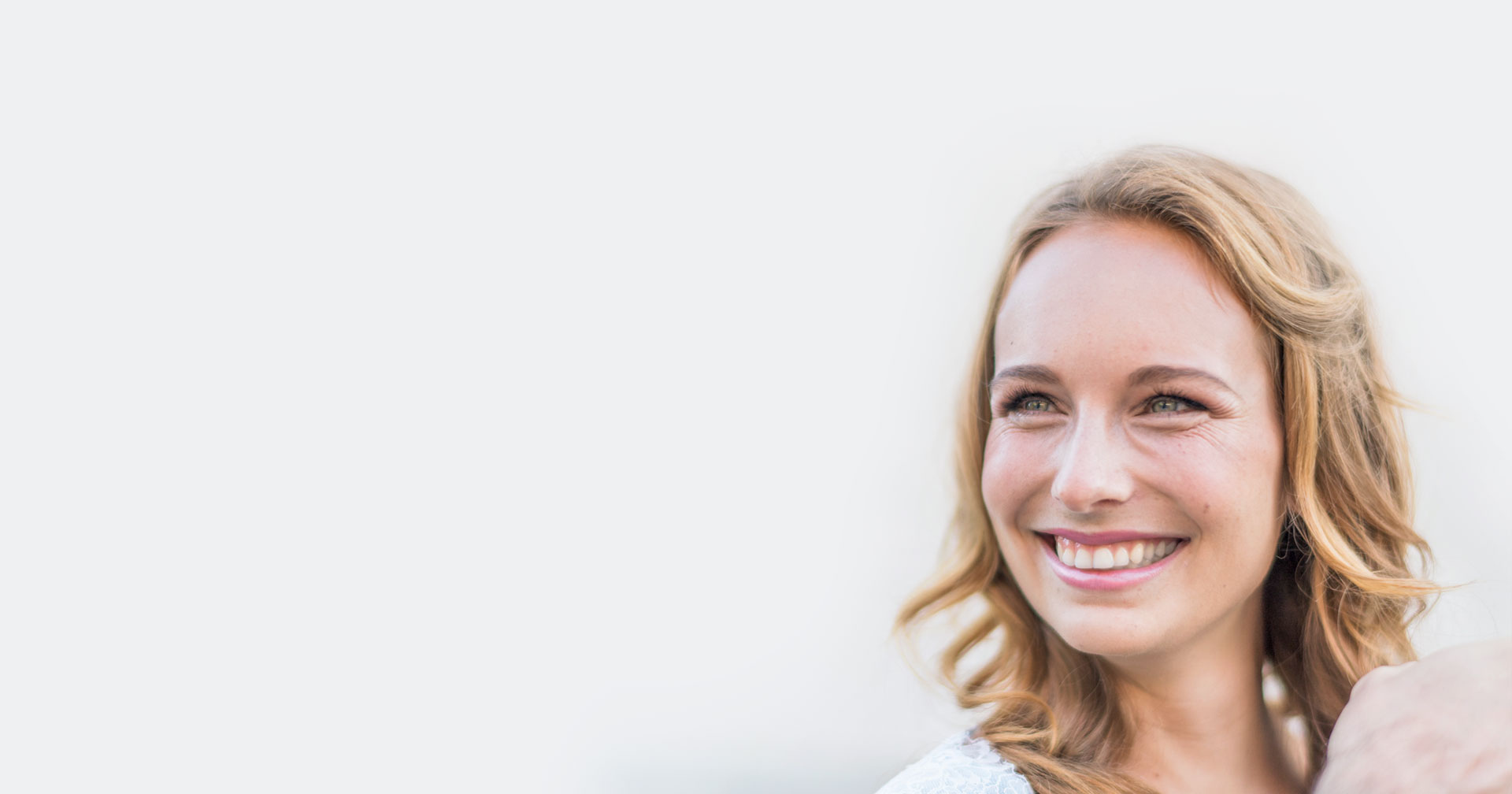 Meta Smile, Cabinet Stomatologic Meta Smile, implant, implant de calitate, reabilitare totala dentara, fast&fixed, protetica pe implanturi, Albire Profesionala AirFlow, Estetică dentară, Implantologie, Ordodonție invizibilă, Cosmetic Smile design, Tratamente fără durere